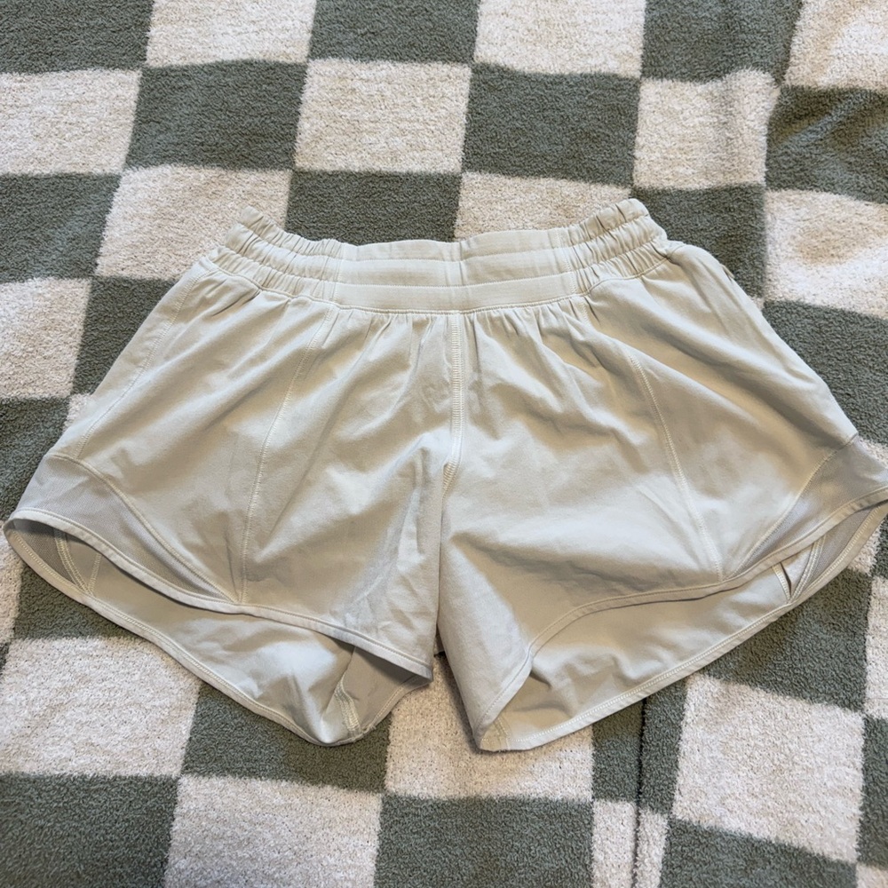 Lululemon Hotty Hot shorts (Low Rise)